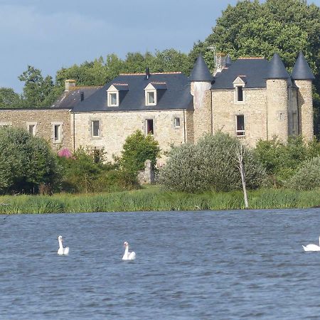 Domaine De Kerbillec Bed & Breakfast Theix Exterior photo