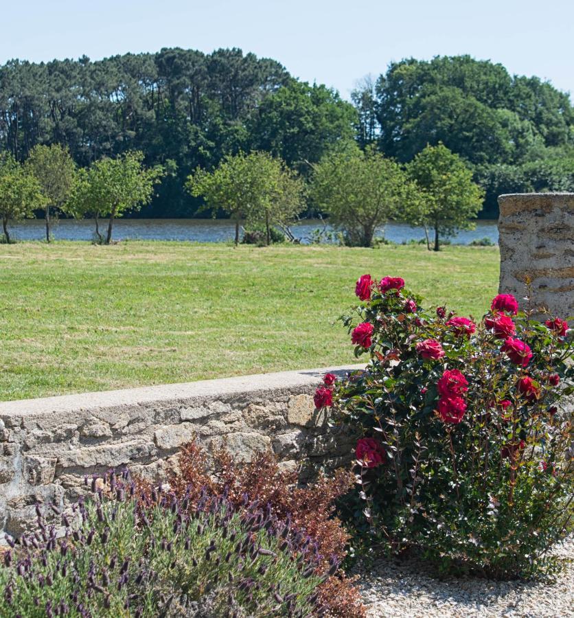Domaine De Kerbillec Bed & Breakfast Theix Exterior photo
